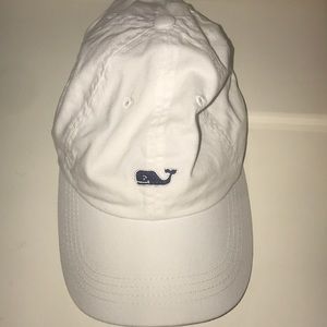 White vineyard vines baseball cap